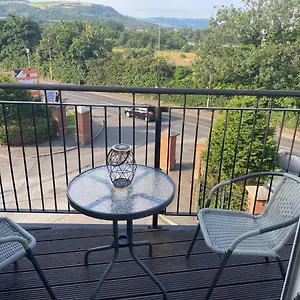 Hastings Extra Large Self Catering Tourism Certified Free Parking Wifi Apartment Belfast
