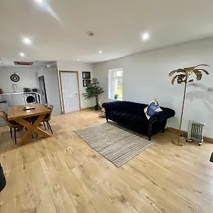 Unique Countryside Holiday home Dundrod