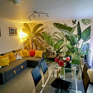 Malone Crescent - 2br, 2b In Centre Apartment Belfast